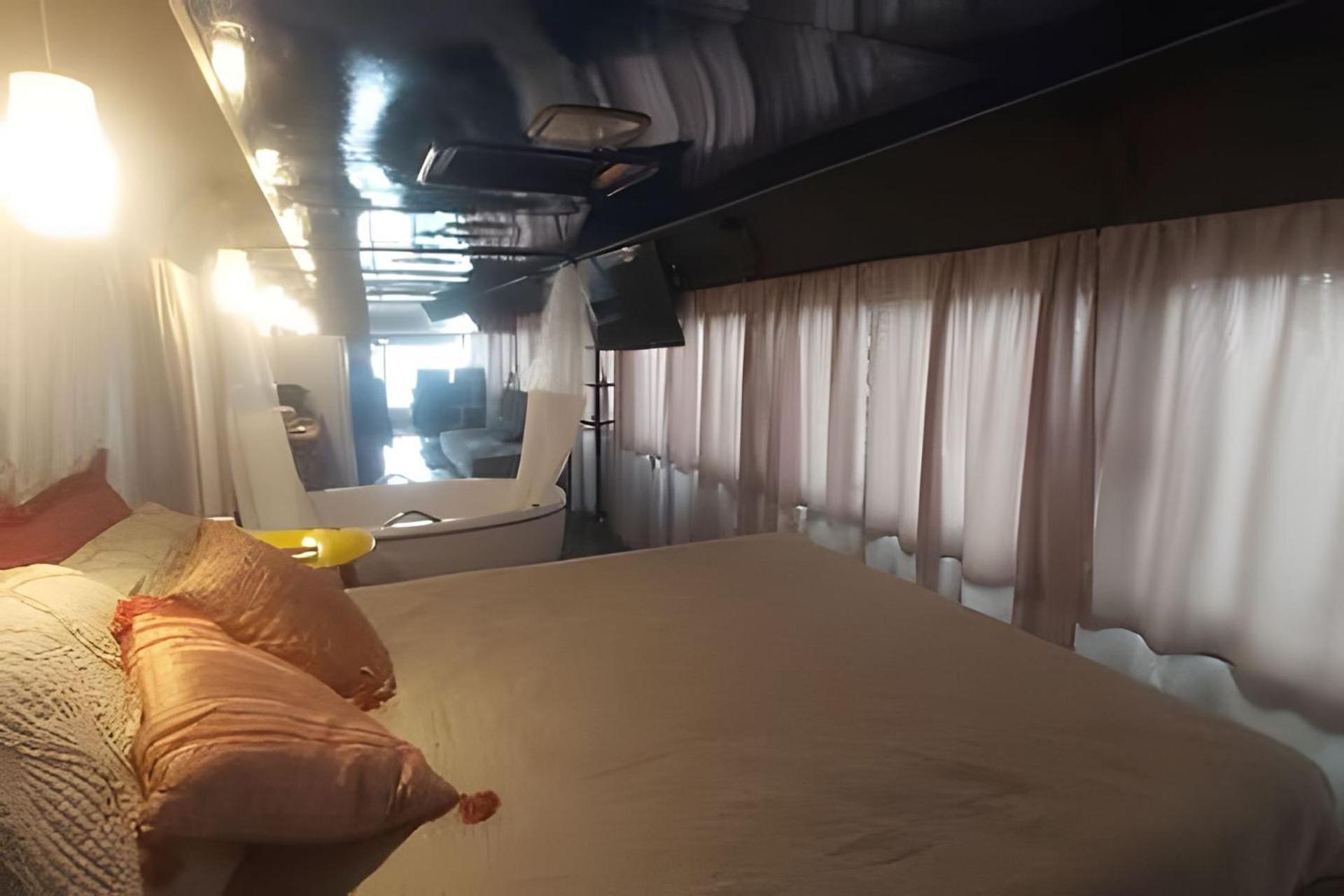 Lolosa Bus * Ubatuba